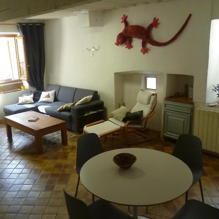 Une Maison Dans Le Village Ribiers Luaran gambar