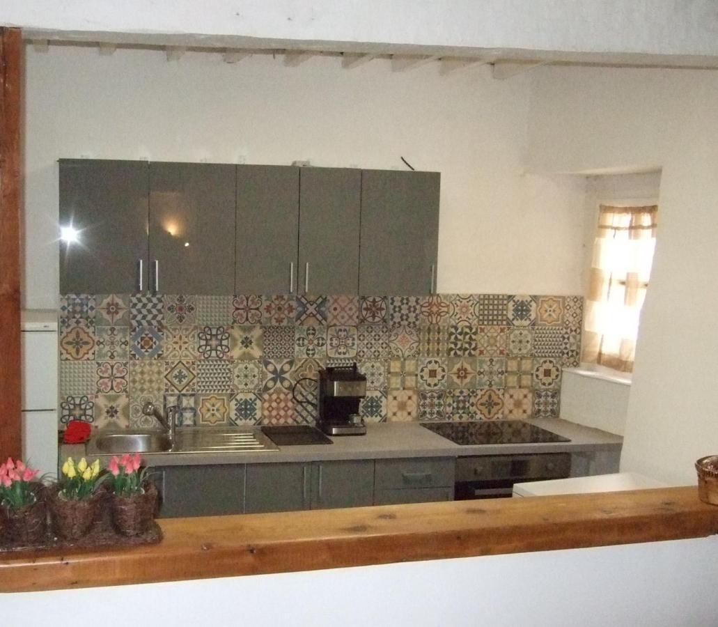 Une Maison Dans Le Village Ribiers Luaran gambar