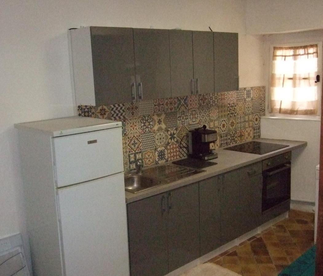 Une Maison Dans Le Village Ribiers Luaran gambar