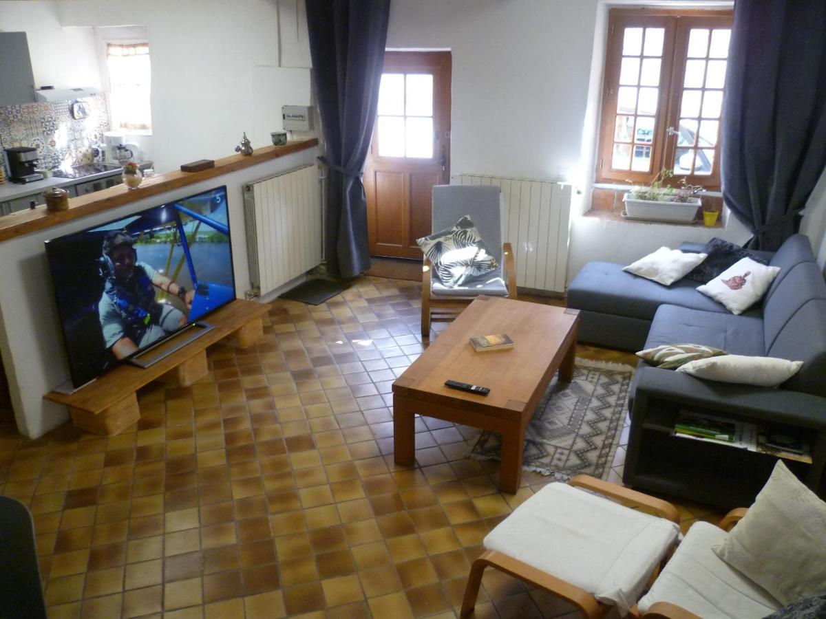 Une Maison Dans Le Village Ribiers Luaran gambar